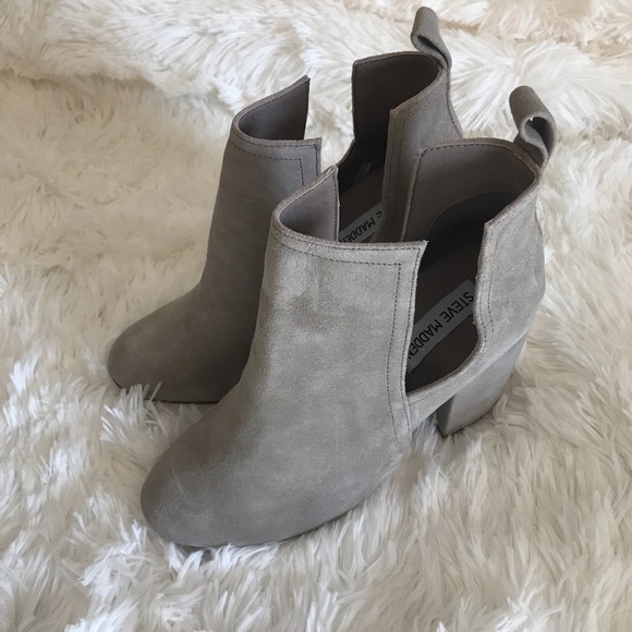 Steve Madden Naomi Cutout Bootie - Picture 6 of 6